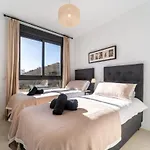 Stunning Penthouse -private Pool