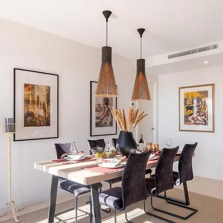 Stunning Penthouse -private Pool 아파트 푸엔히롤라