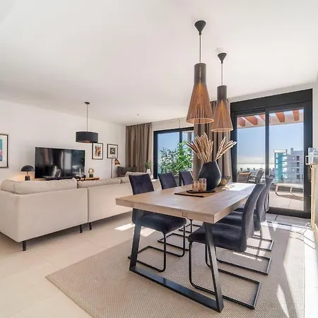 Stunning Penthouse -private Pool 푸엔히롤라