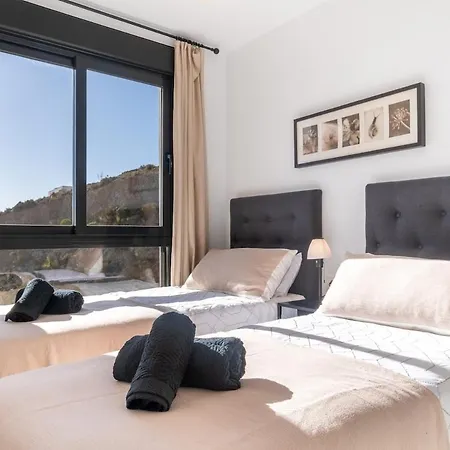 Stunning Penthouse -private Pool *