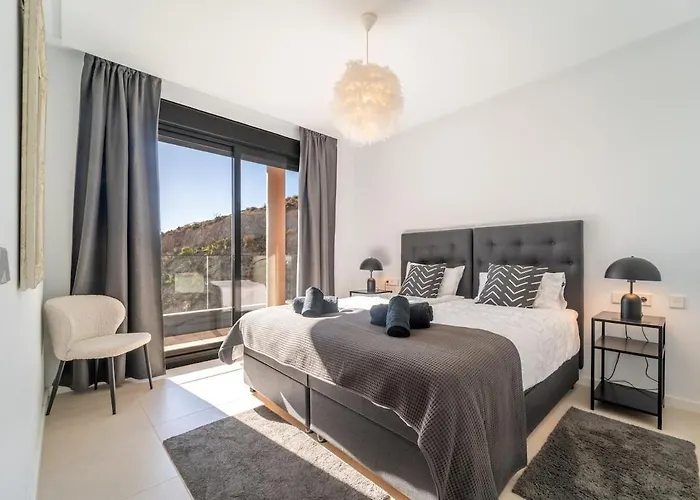 Stunning Penthouse -private Pool Fuengirola