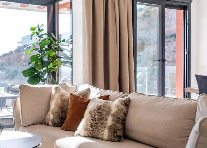 Stunning Penthouse -private Pool *